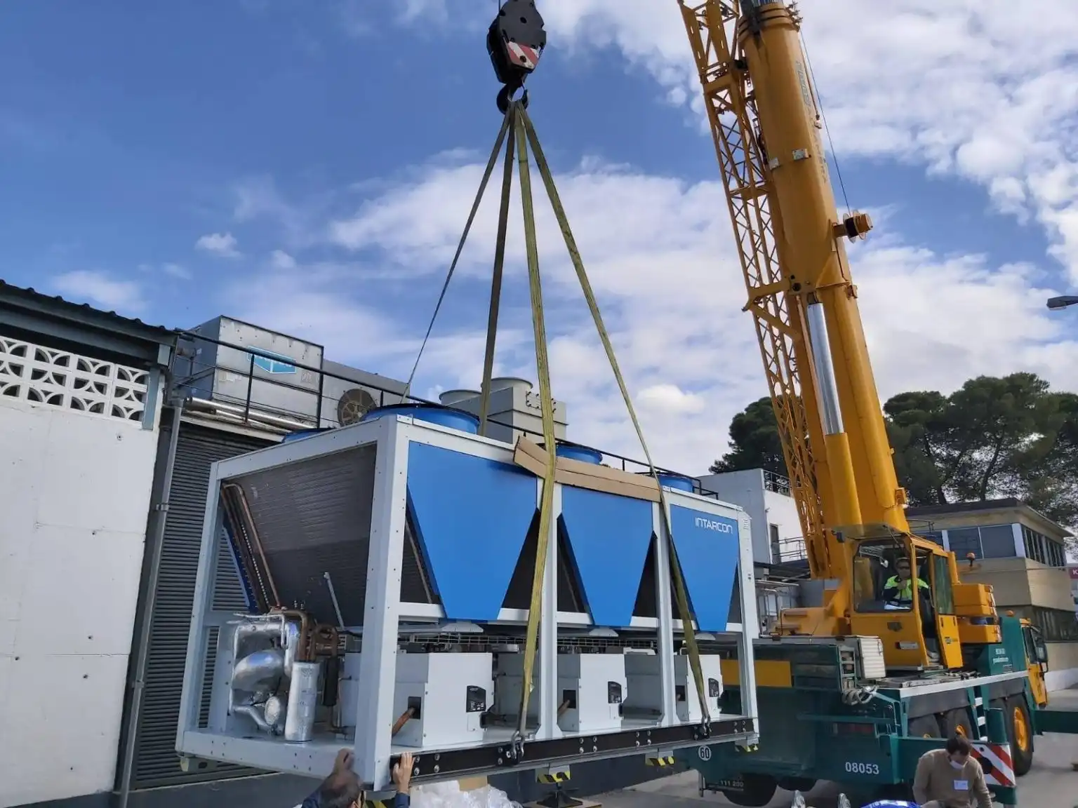 Chiller Crane
